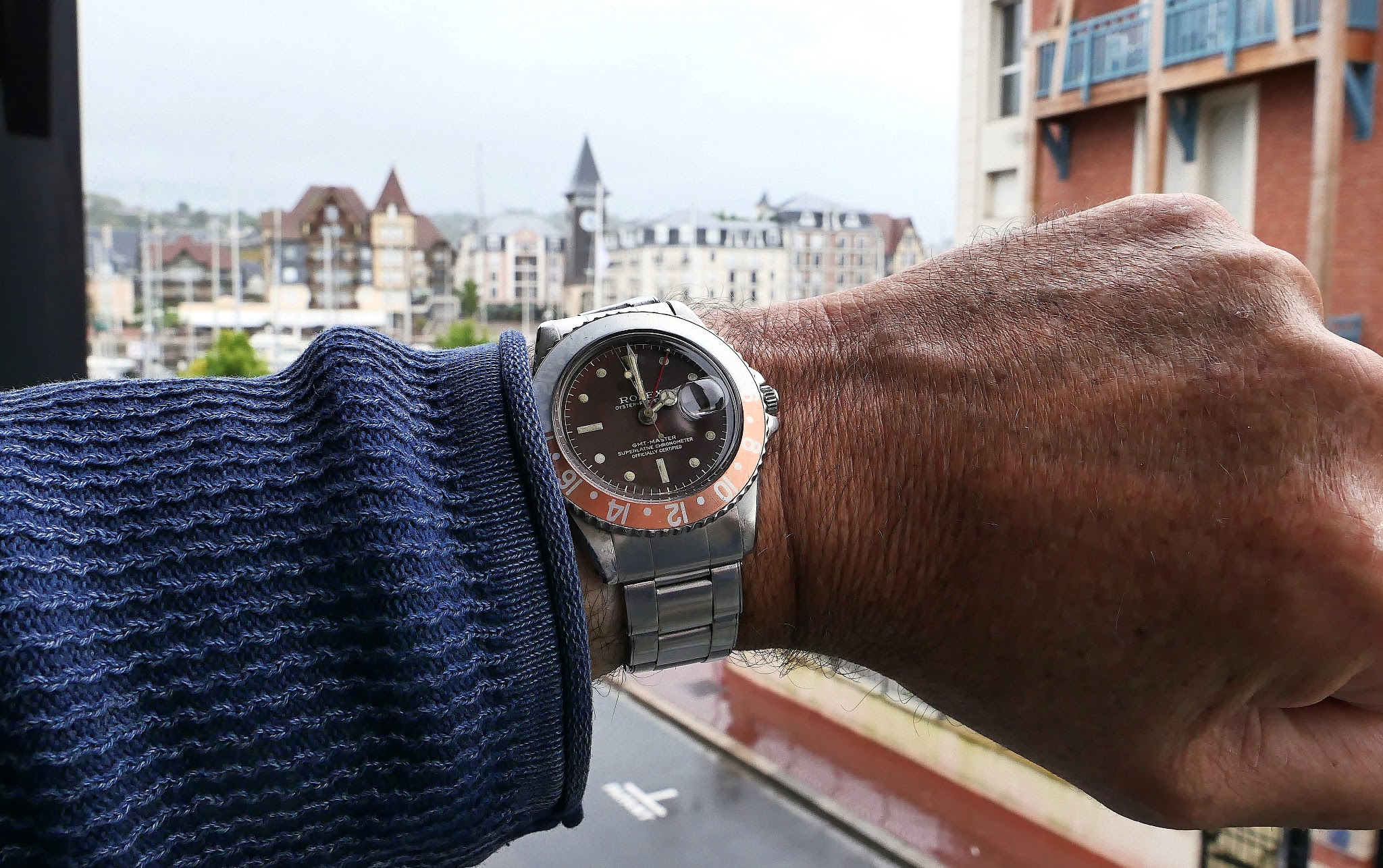 Watch by Rolex, GMT Master, 1675