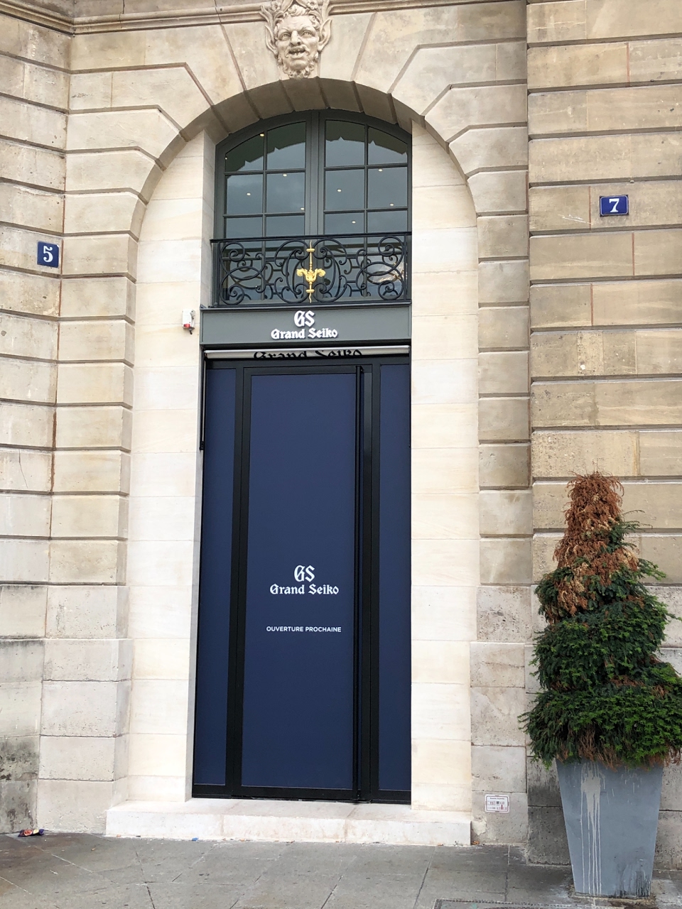 Seiko - Works are progressing well for the Grand Seiko boutique on the Place  Vendôme