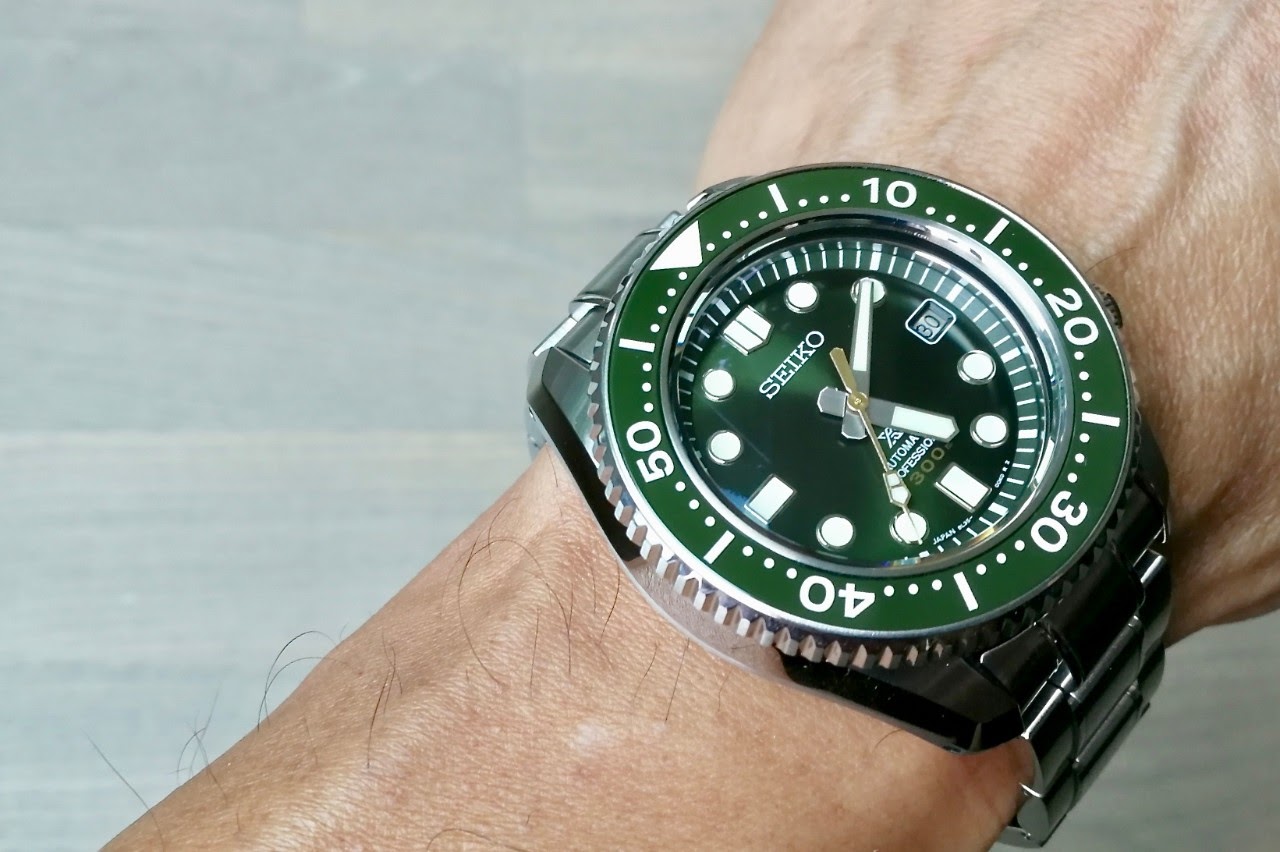 seiko divers watch green