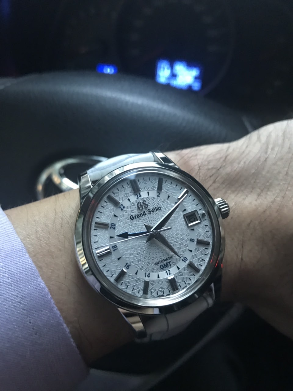 Seiko - Trying this Grand Seiko SBGM235 GMT and love it!