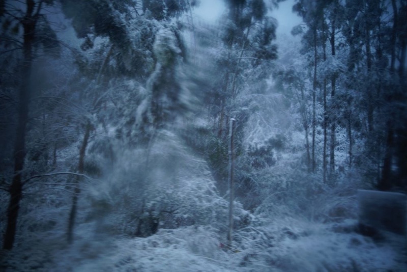 Blizzard to Lijiang. Luckily we departed early, otherwise the mountain road would be closed.