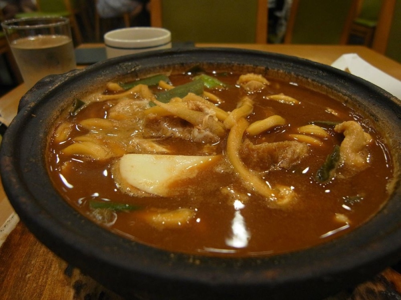 Redeem myself for dinner with a simple but delicious misonikoni udon (udon with miso broth)