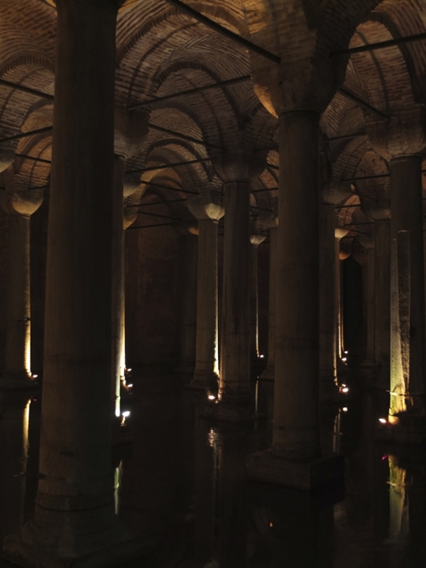 And one of my most anticipated visits. I grew up with memories of the Basilica Cistern thanks to James Bond´s From Russia With Love. Walking around the cistern, I could envision Pedro Armendariz and Sean Connery in the raft in one of the scenes of the movie.