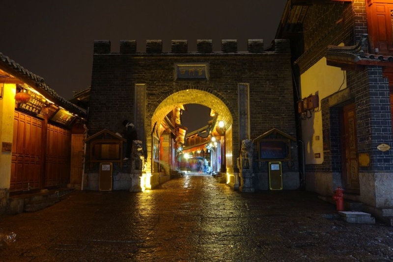 Lijiang Old Town. The thriving and buzzling center of ancient tea trade.