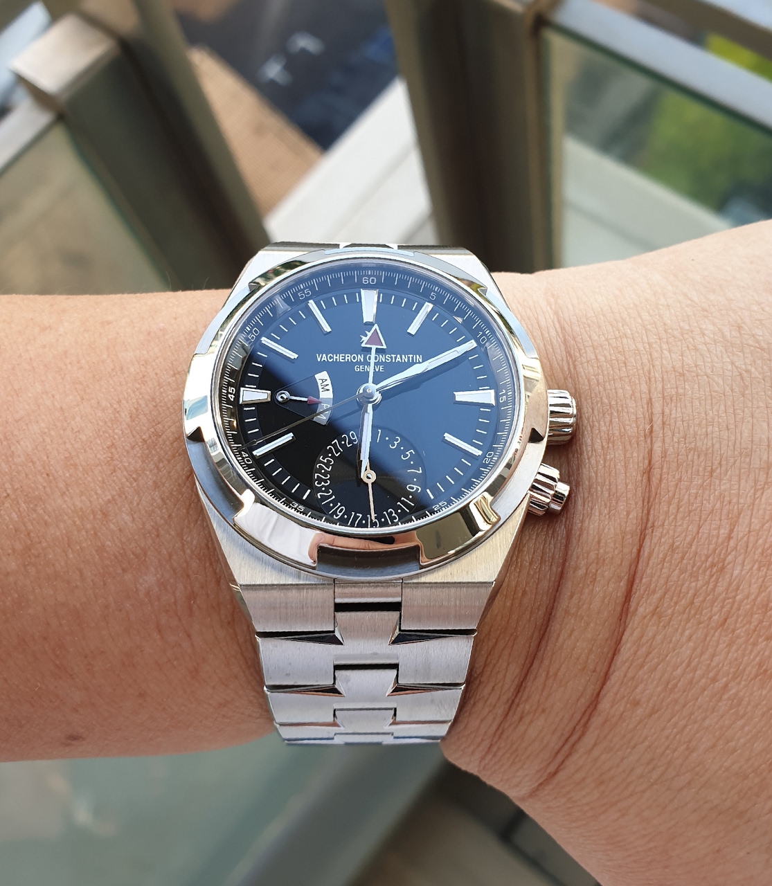 Review: The Complete Traveller - The Vacheron Constantin Overseas