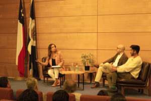 10-300x200 Escuela de Periodismo e Instituto de Física inauguran su año académico