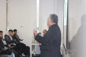 IMG_3622-300x200 Periodismo PUCV realizó Conferencia Internacional “Geometría de Crisis, Conflictos y Negociaciones”