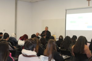 IMG_3643-300x200 Periodismo PUCV realizó Conferencia Internacional “Geometría de Crisis, Conflictos y Negociaciones”