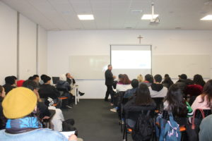 IMG_3649-300x200 Periodismo PUCV realizó Conferencia Internacional “Geometría de Crisis, Conflictos y Negociaciones”