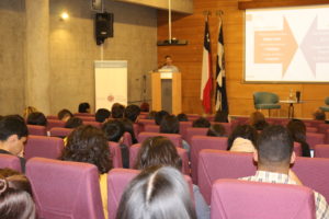 IMG_3846-300x200 Pablo Morales, investigador de la London School of Economics, dictó charla sobre la estrategia comunicacional de China