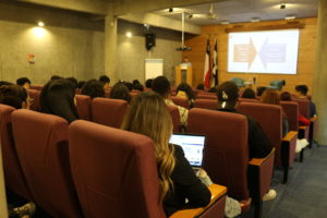 IMG_3851-300x200 Pablo Morales, investigador de la London School of Economics, dictó charla sobre la estrategia comunicacional de China