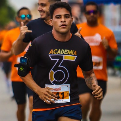 Douglas Oliveira