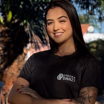Débora Danzi de Castro Queiroz