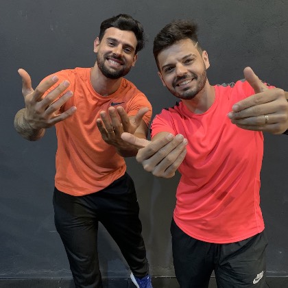 Irmãos  Becari