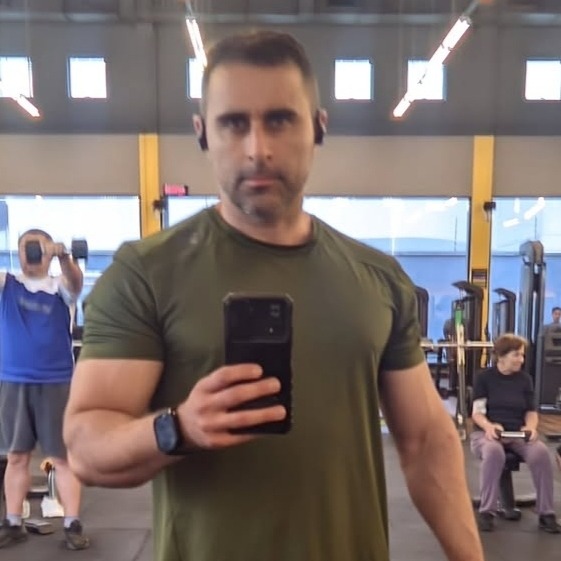 Carlos Eduardo  PERSONAL TRAINER