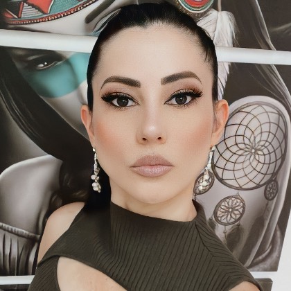 Claudia Apolinario Personal
