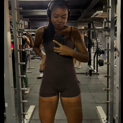 Vitória  Mello