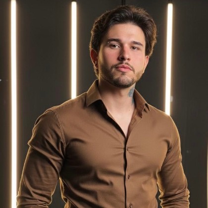 Adrian Parreiras