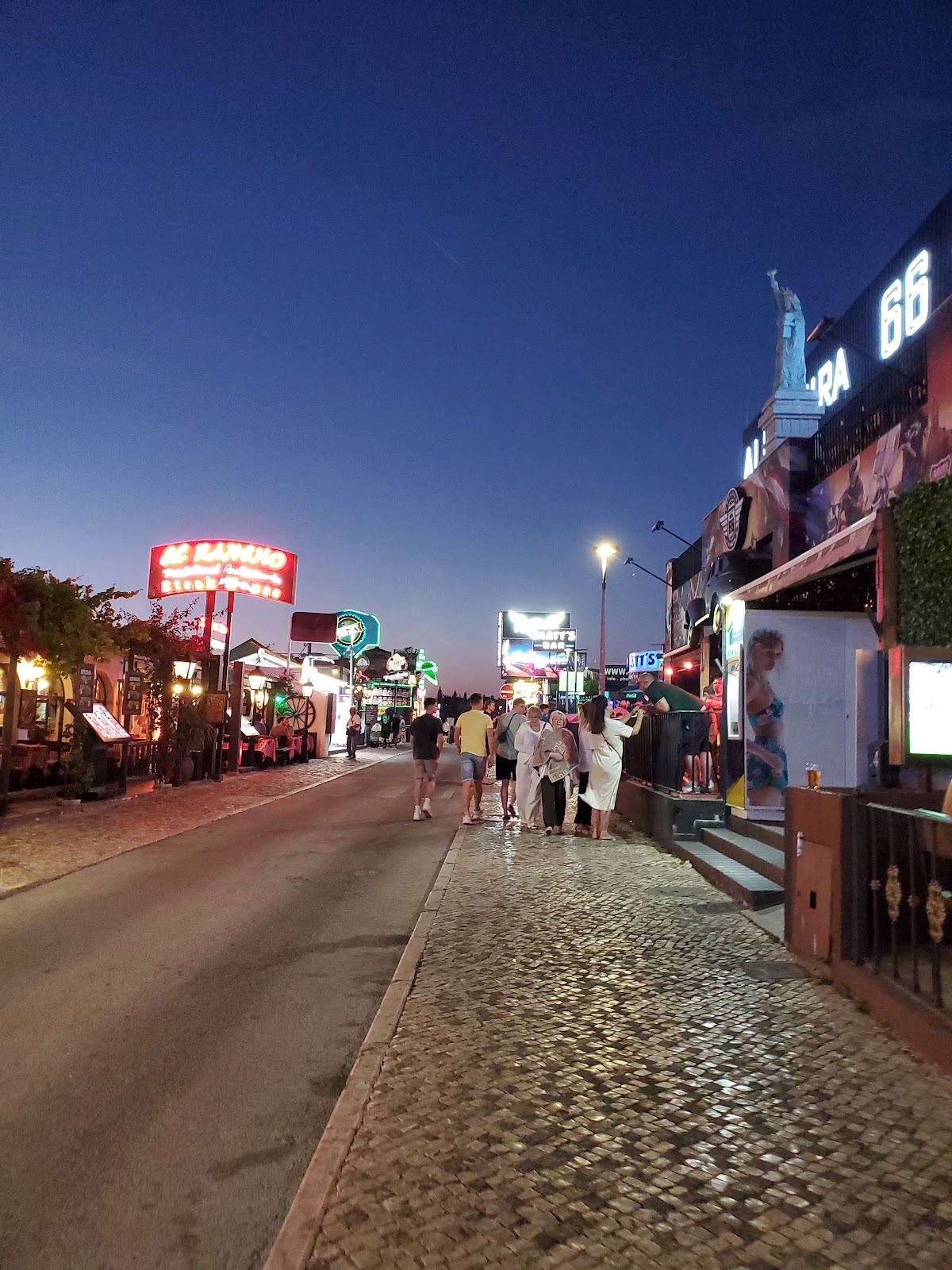 Picture of Experience the Nightlife of Albufeira