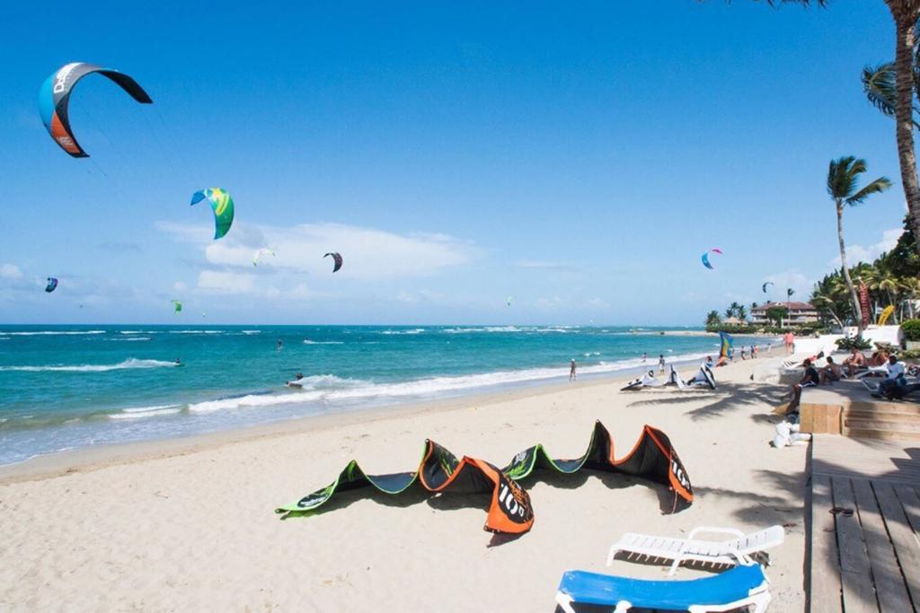 Picture of Kiteboarding at Kite Beach