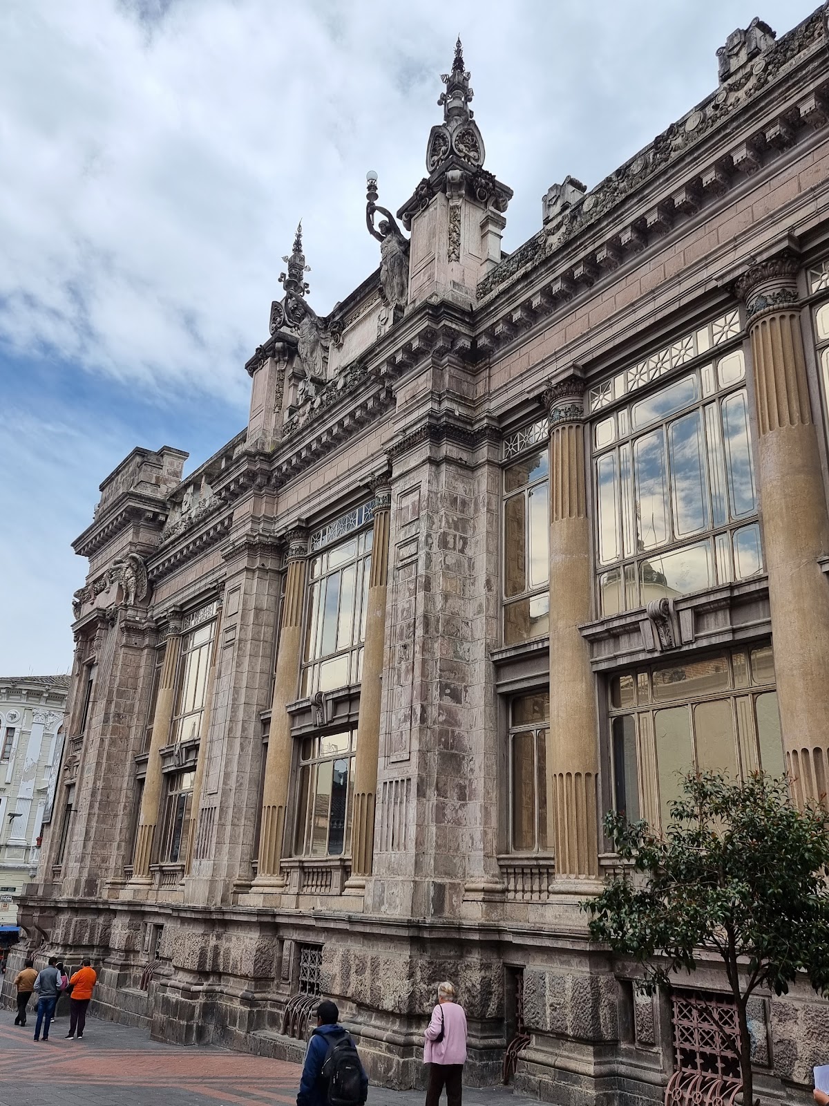 Picture of Wander Through the Museo del Banco Central