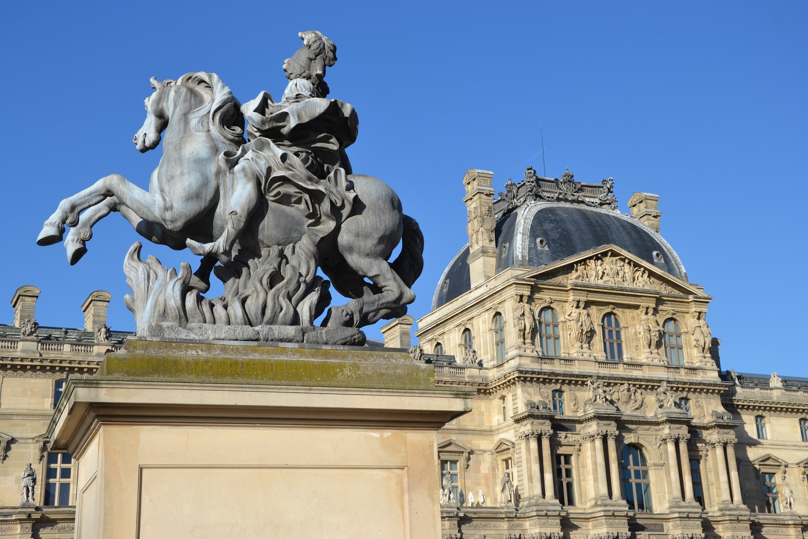 Picture of Explore the Louvre