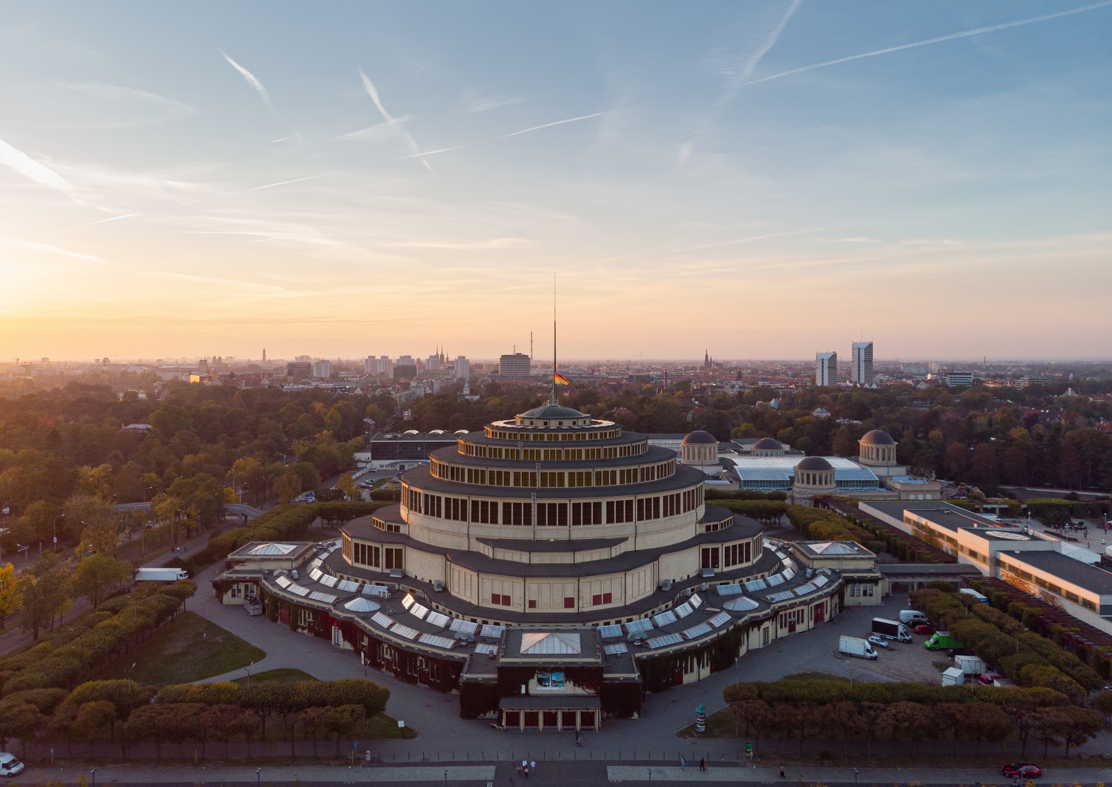 Picture of Explore the Centennial Hall and Surroundings