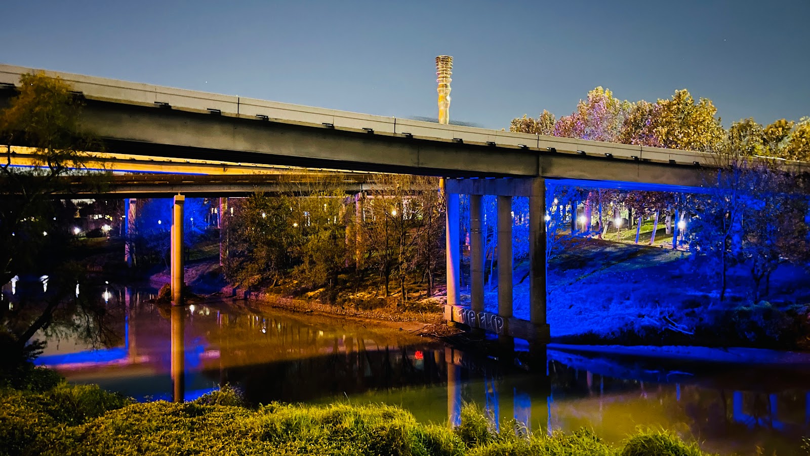 Picture of Kayak on Buffalo Bayou