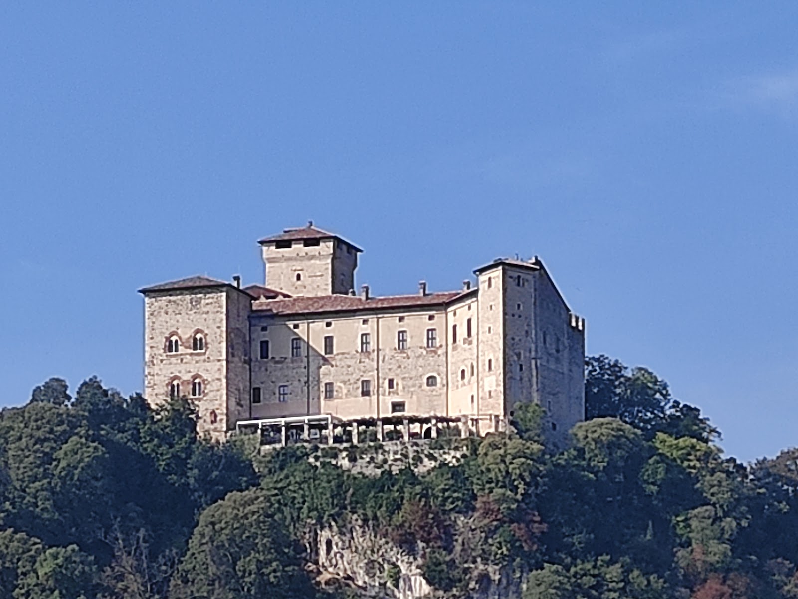 Picture of Explore the Rocca Borromea di Angera