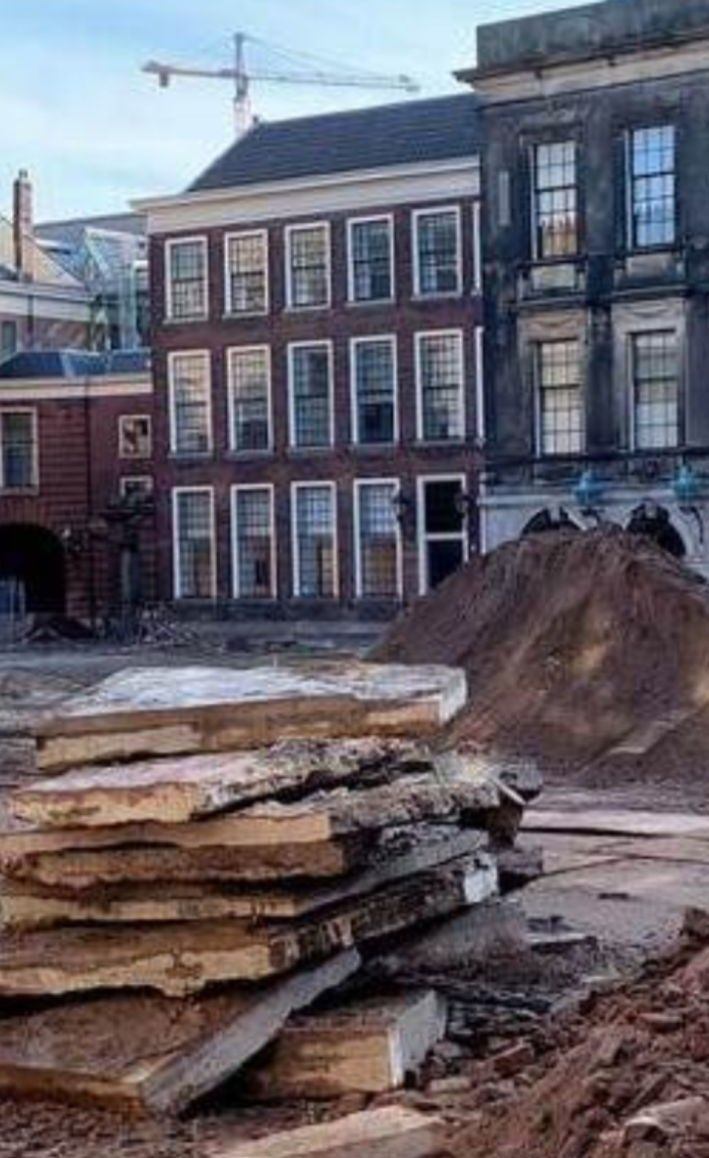 STOP MEGALOMANE RESTORATION BINNENHOF!