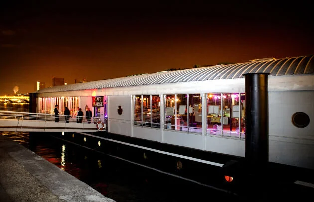 CAFE BARGE