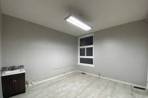 774 Marsh, Suite 130 - Personal Service - Salon / Office