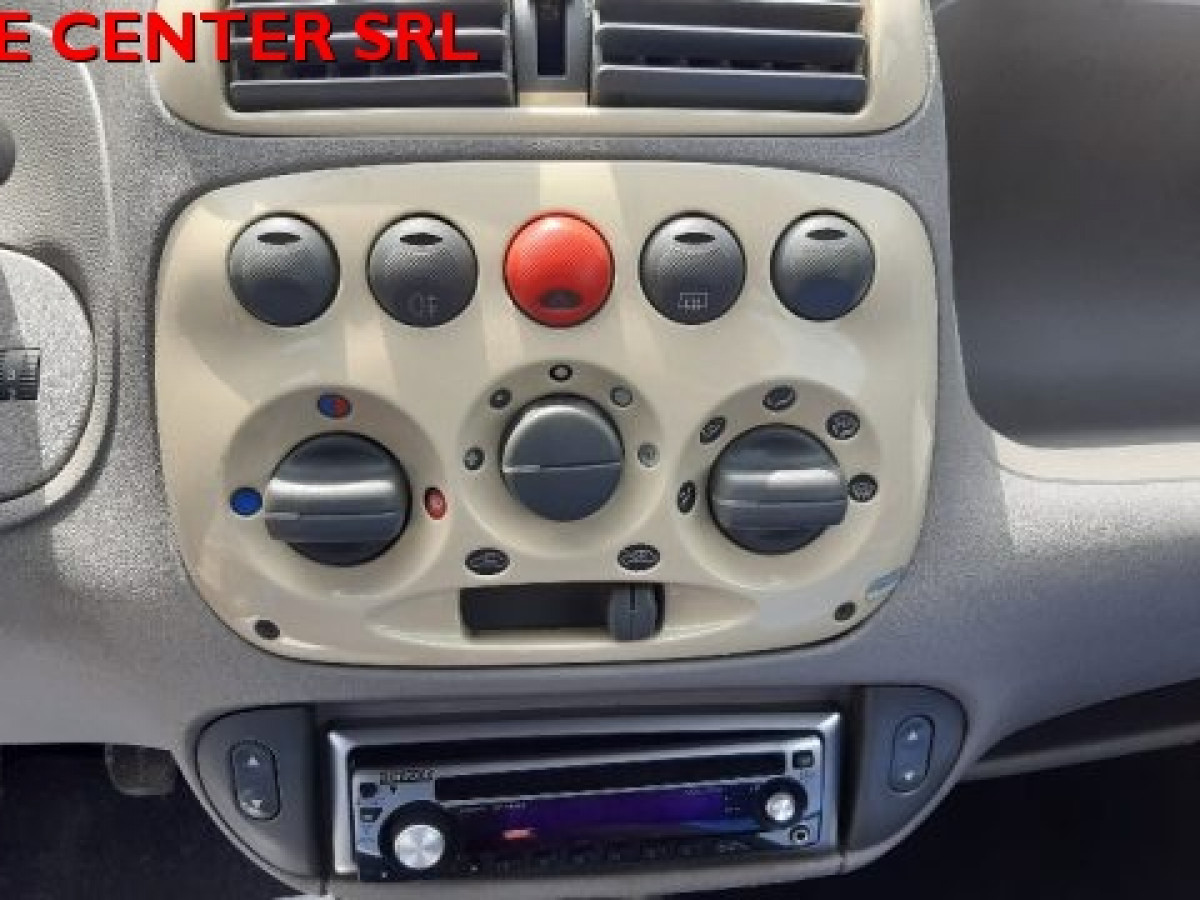 Help] rimuovere autoradio Fiat 600, mi serve una mano - Forum di  Quattroruote