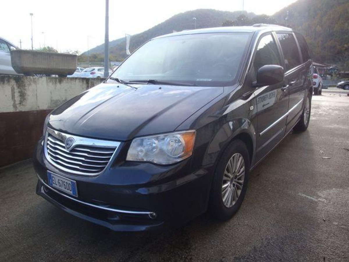 lancia voyager usato subito.it