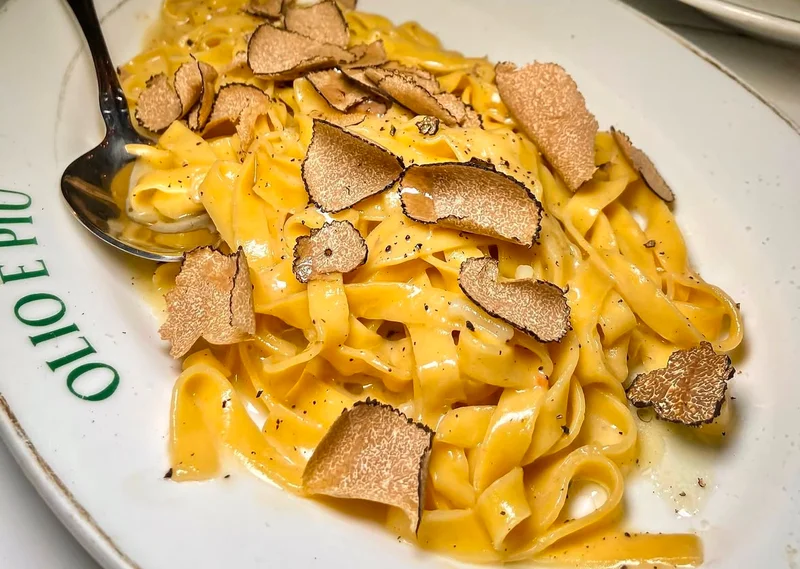 Pasta at OLIO E PIÙ