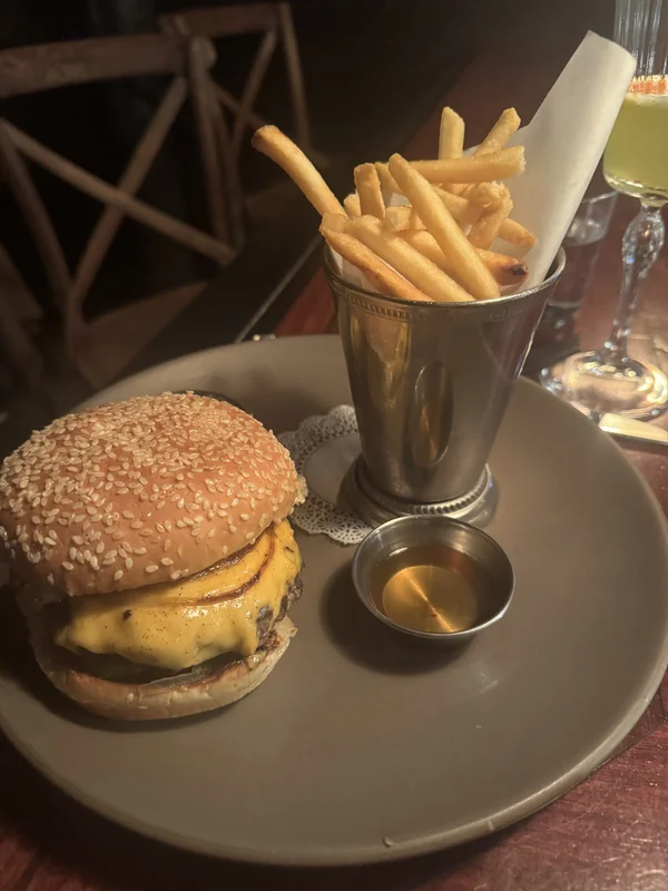 Burger at The Loyalist