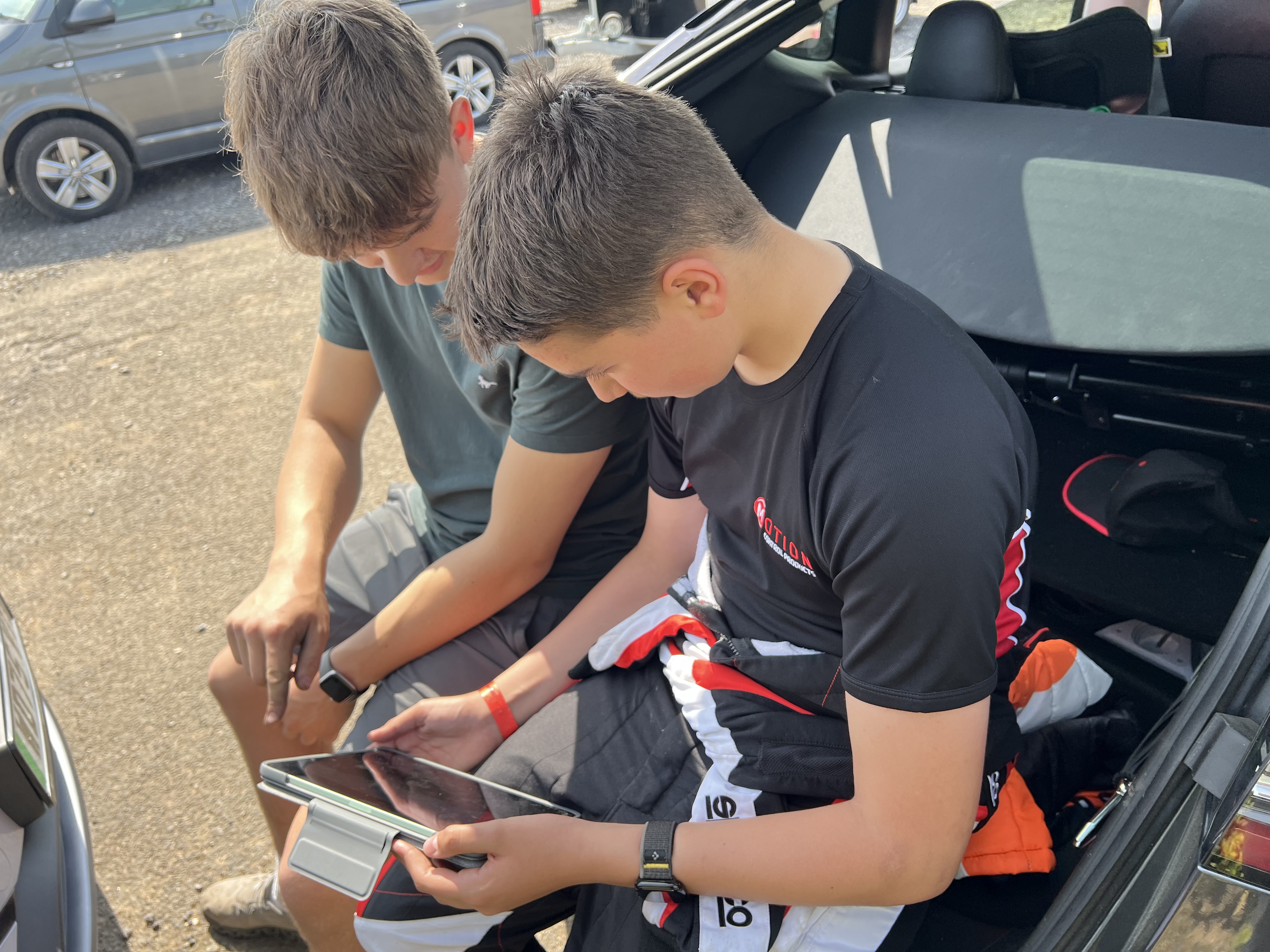 coach-ethan-wyatt-driver-roman-vickery-coaching-ai