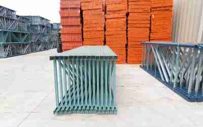 What Material Options Exist for Cantilever Rack Construction?