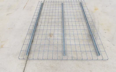 How Do Hardware Store Distribution Centers Leverage Pallet Racking?