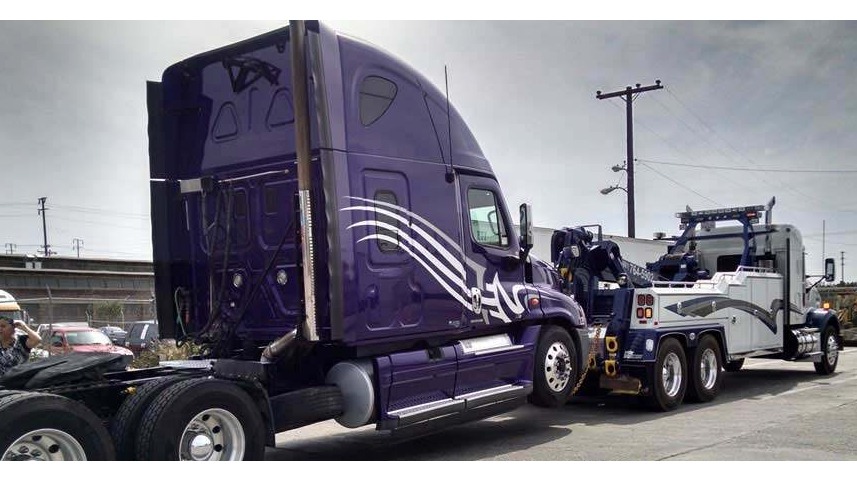 Castro Towing LLC