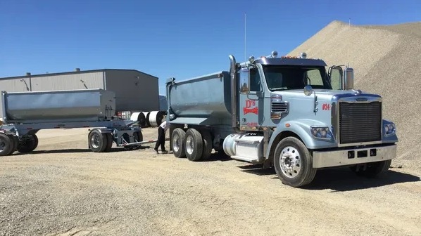D’S Trucking Service Inc