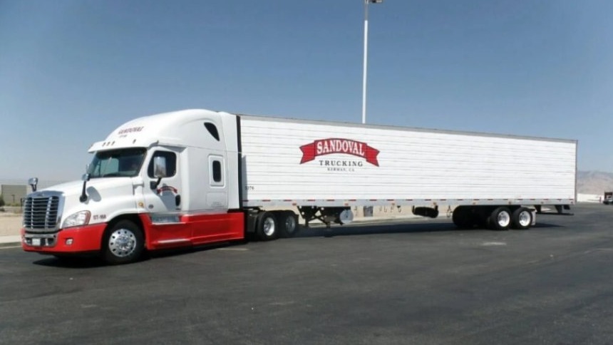 Sandoval Trucking LLC