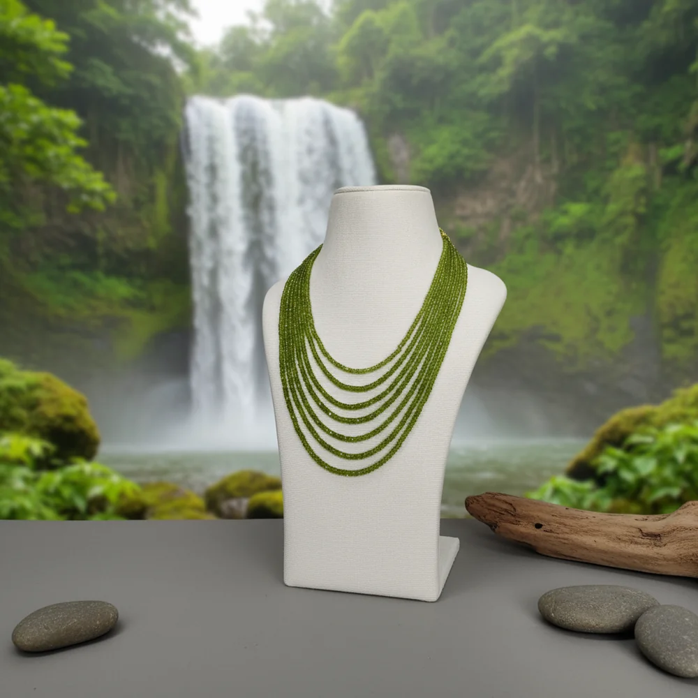 Peridot Verve Necklace image 3