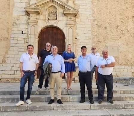 El Alcalde de Inca recibiendo a los Capitanes