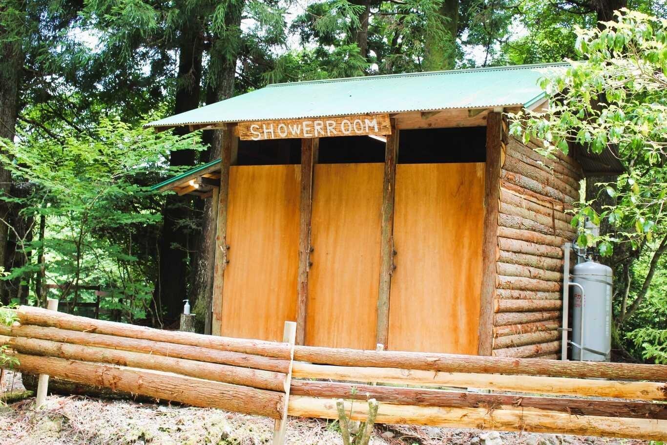 24時間利用可能なコインシャワー（200円/5分）