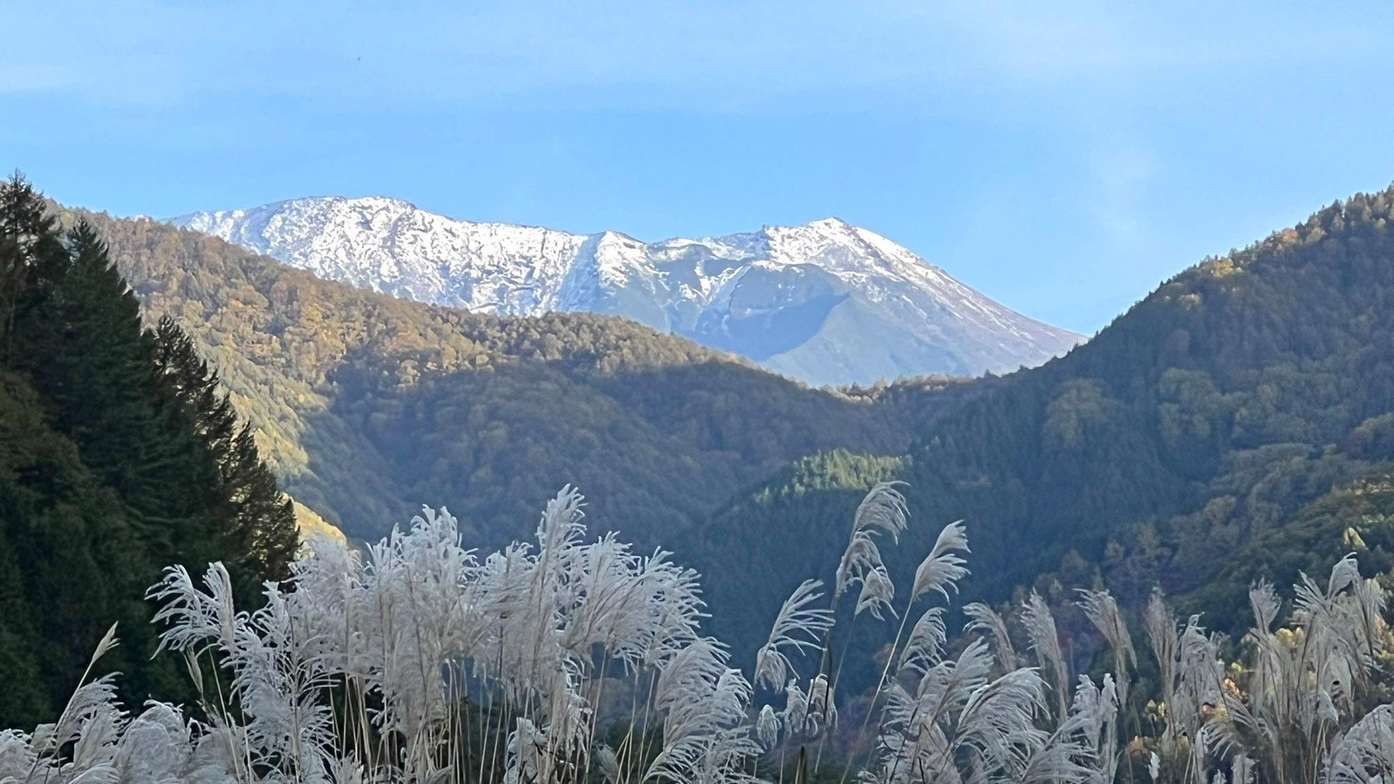 ・【御嶽山】四季によって山の表情が変わるので、全ての季節でお楽しみいただけます