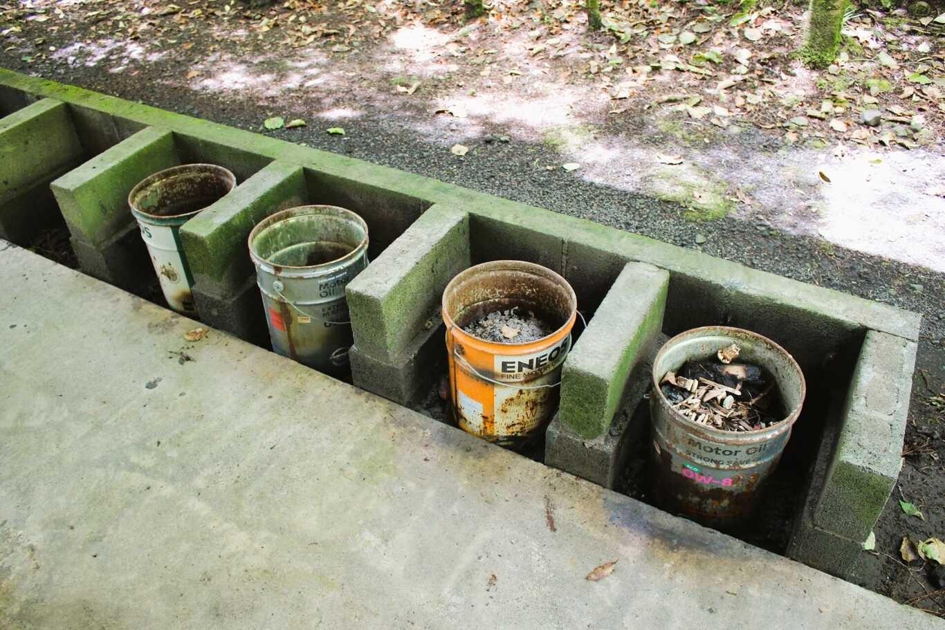 リニューアルした炊事場②　炭捨て場