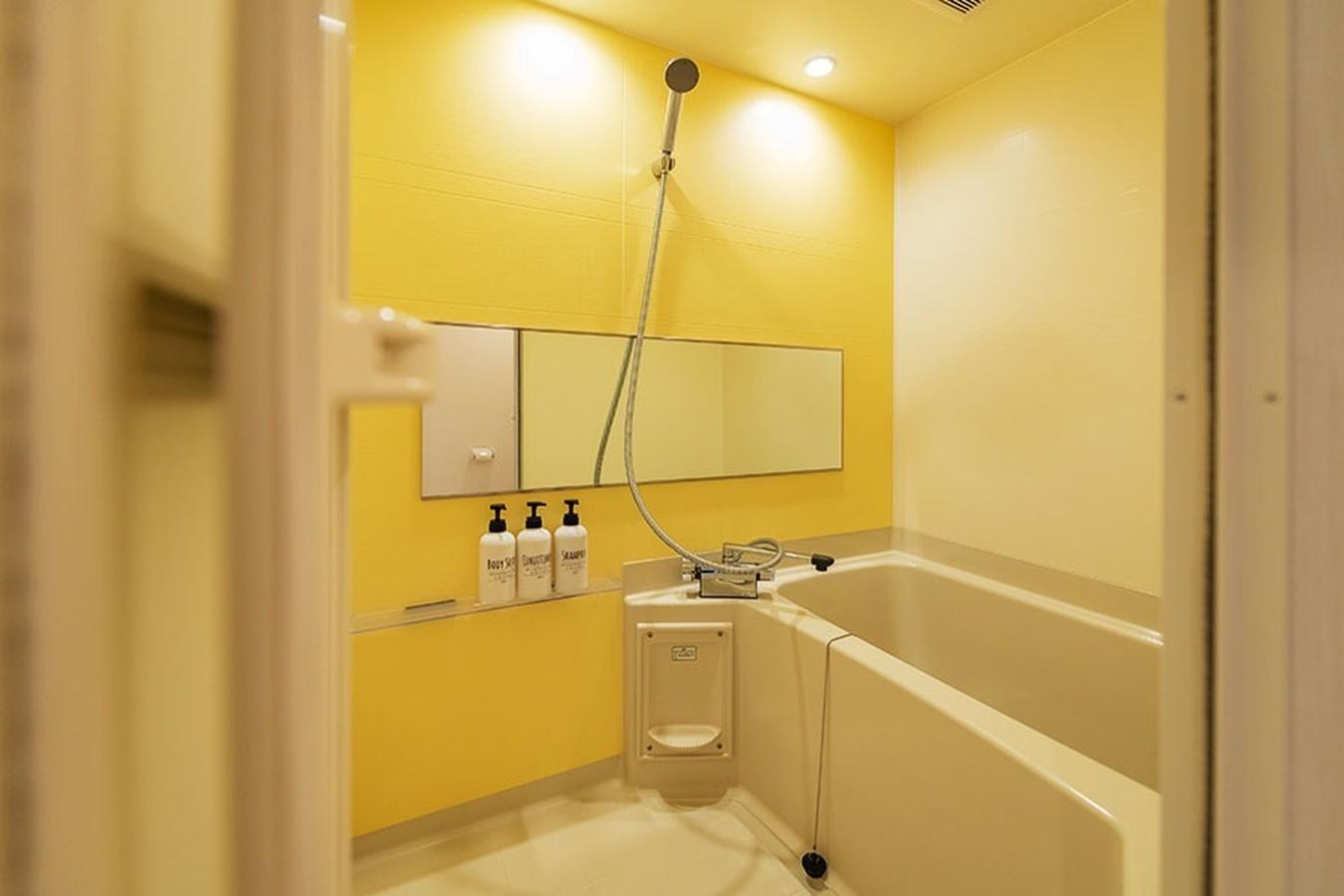 【シークレットベース】貸切りアパートメントタイプの「シークレットベース」は、各部屋にハンモック、クライミングウォールを備えたご家族で楽しんでいただけるお部屋です。 遊び心溢れるお部屋は、キッチン、お風呂を完備。