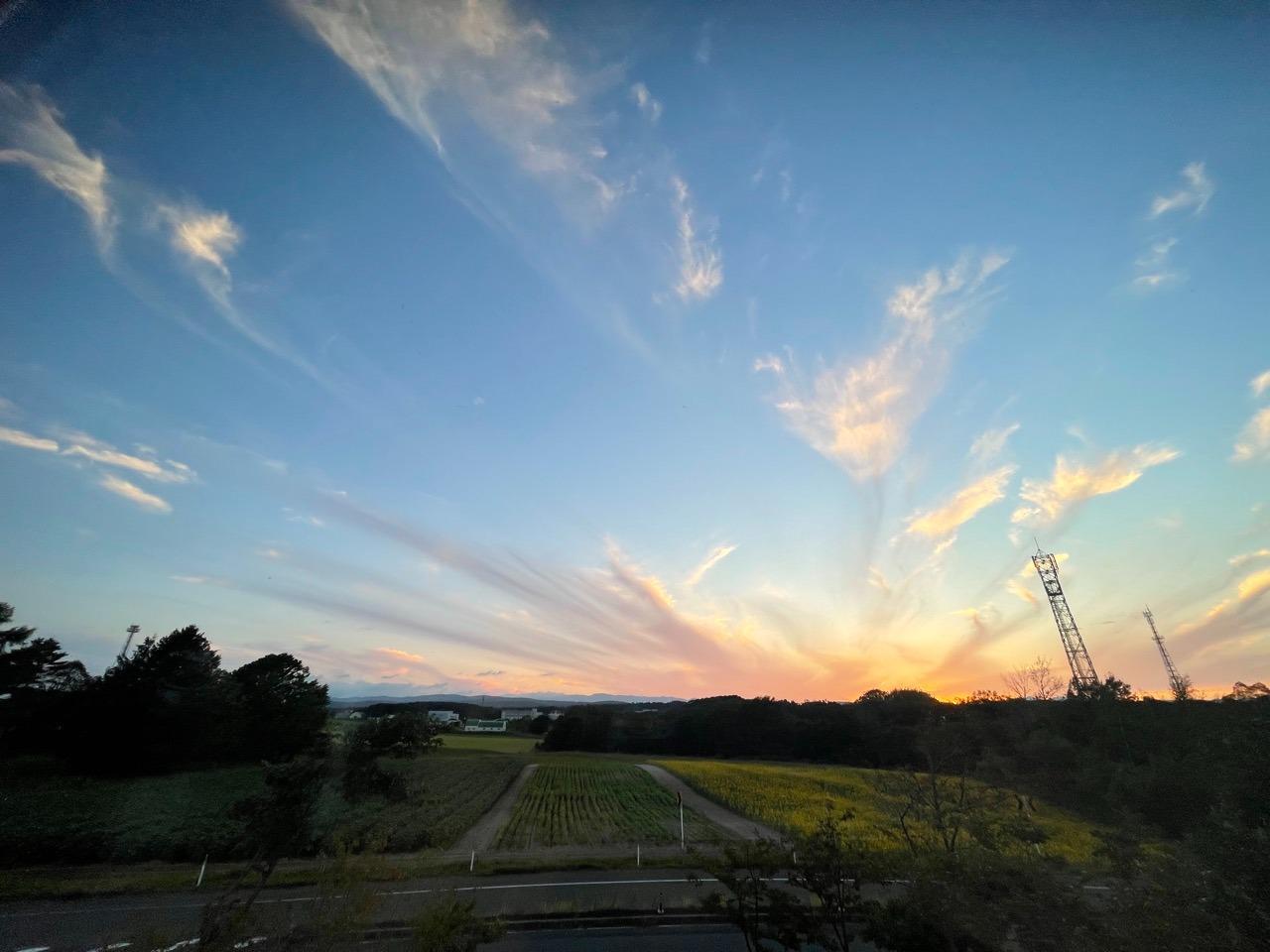 天気が良ければ、絶景の夕陽を楽しむこともできます。