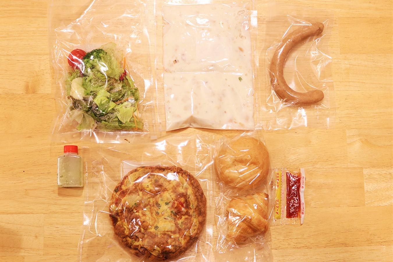 【「L-BASE」朝食　1,500円（税込）/1名様】地元長野県産の食材にこだわった朝食パックです。地元で有名なバーデンバーデンにて調理し新鮮なまま真空パックいたしました。 お部屋にありますキッチン、電子レンジをご利用いただき好きな時間にお召し上がりいただけます。チェックイン日の3日以上前までにご連絡ください。 ※2名様分から承ります。